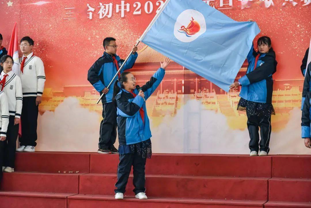 琳娜整理房间